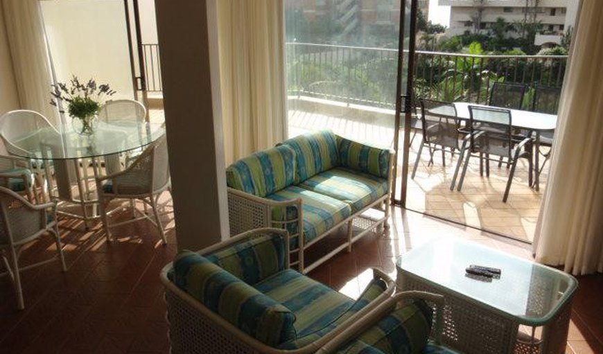 3 Bedroom Self Catering Apartment : Open Plan Lounge