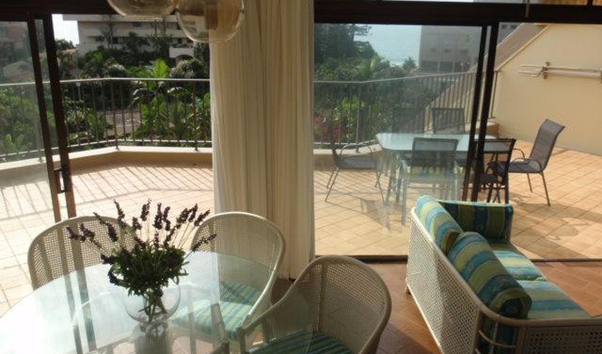 3 Bedroom Self Catering Apartment : Open Plan Dining and Lounge Area