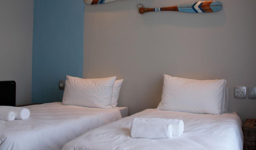 Cottage 2  - King Bed  or 2 Single Beds: Cottage 2 - King Bed or 2 Single Beds - King size bed (or 2 single beds)