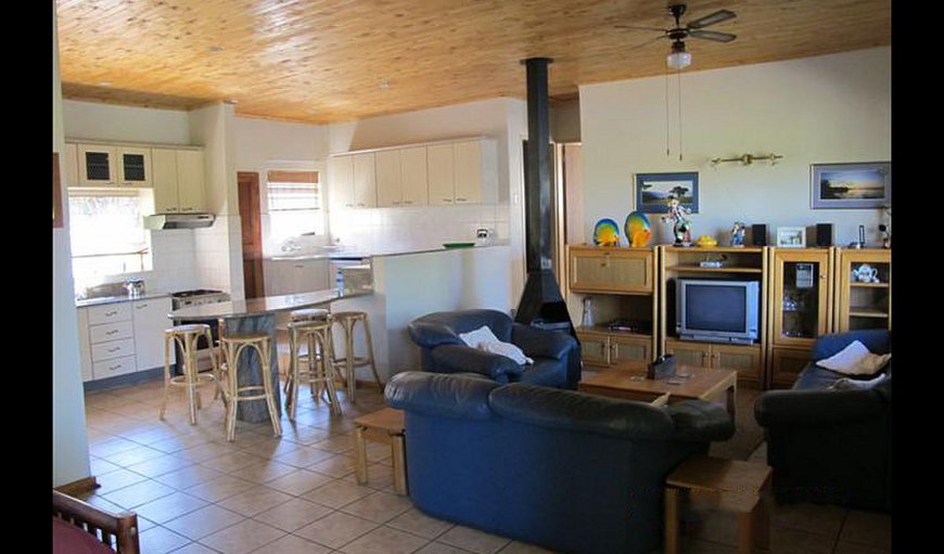 Open Plan Lounge / Kitchen Area