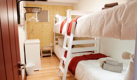 Four-Sleeper Dorm: Room 6