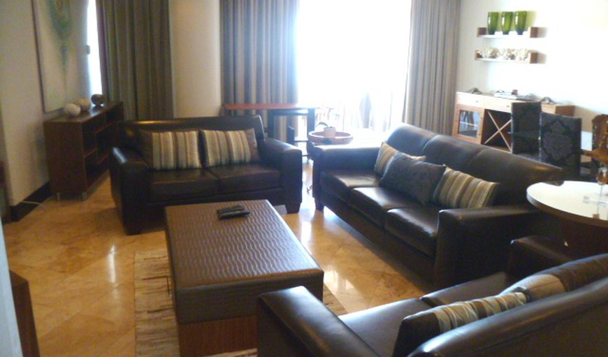 2 Bedroom Self Catering Apartment : Lounge
