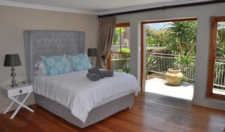 Fever Tree Manor: Bedroom with King Size Bed