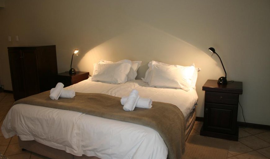 Room Queen size bed: Double and Queen Rooms