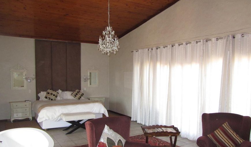 Platinum: Honeymoon suite bedroom.