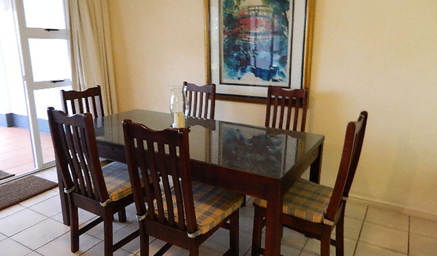3 Bedroom Self Catering Apartment : Dining Area