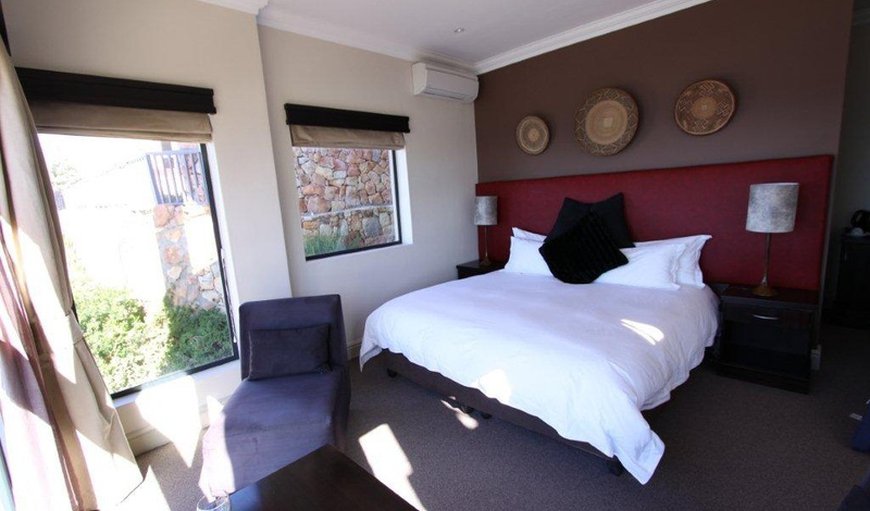 Shawu Luxury Room/Honeymoon Suite: Shawu luxury room king size bed with sea view.