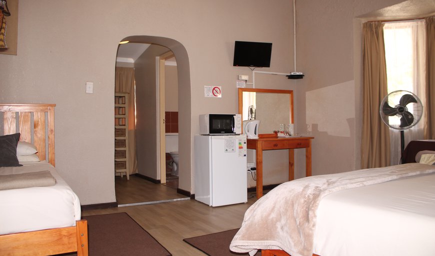 Family Room.: Family Hotel Room - kingsize bed and single bed - air conditioned