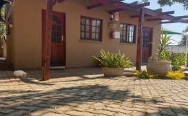 N4 Guest Lodge image