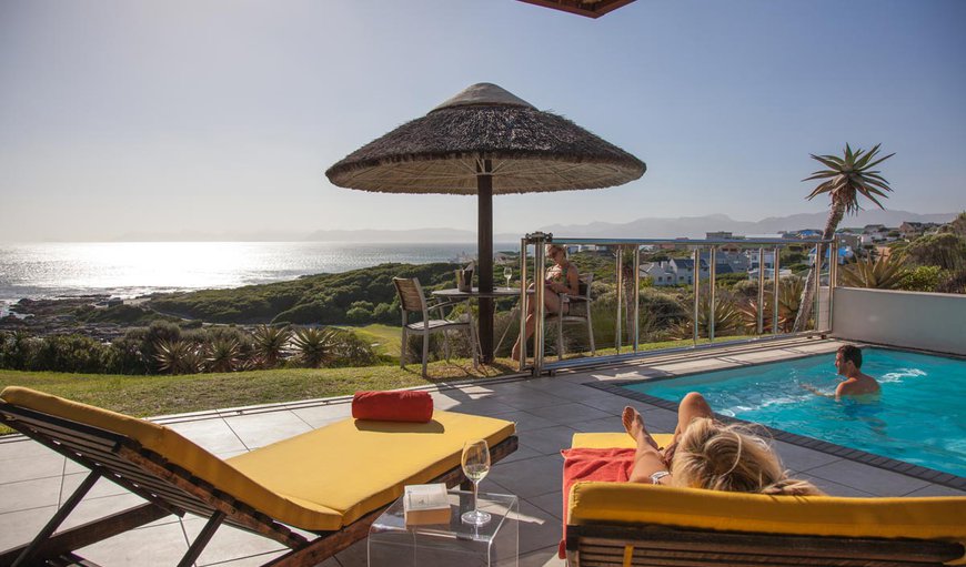 At Crayfish Lodge you will certainly be enjoying some of the finest sea, mountain and Fynbos views in South Africa