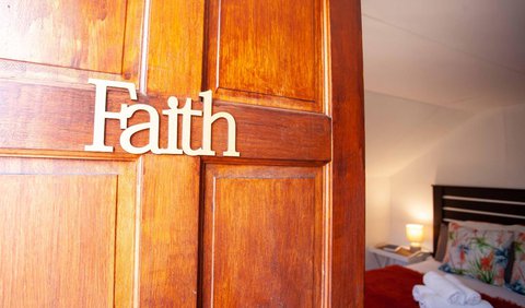 Faith Comfort double room with Balcony: Decorative detail