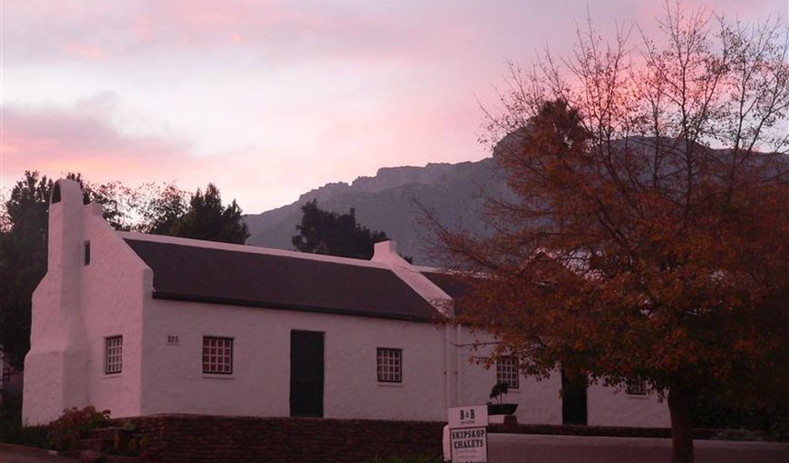 Breathtaking sunsets at Skipskop Chalets.