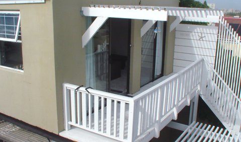 Starfish 4: Starfish 4 unit small balcony.