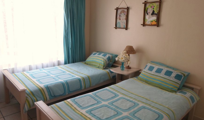 Unit 4 (3 bedroom, 7 sleeper self catering apartment): Bedroom 2 with Twin Single beds 