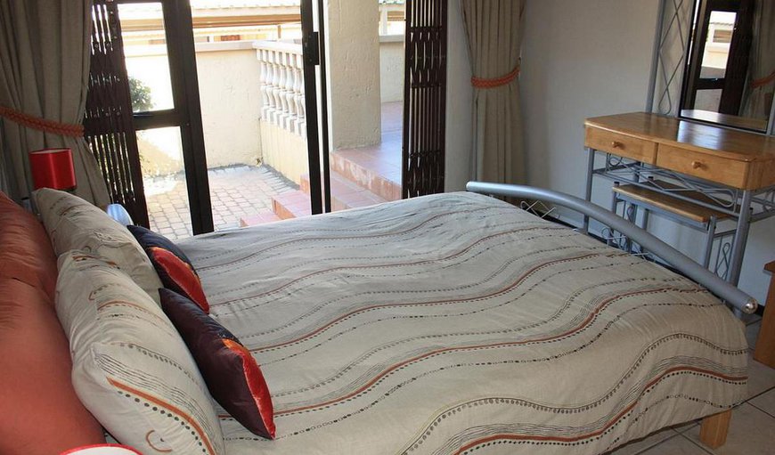 Unit 10 (2 bedroom, 6 sleeper townhouse): Bedroom 1 with Double bed 