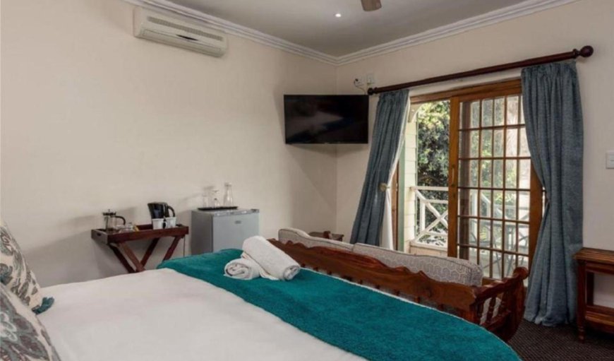16 Luxury Honeymoon Suite: Photo of the whole room