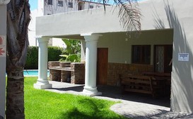 Pollok Guest Lodge image
