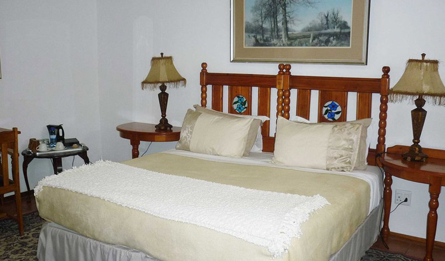 Deluxe double bed rooms : Deluxe Room with king or twin single beds.