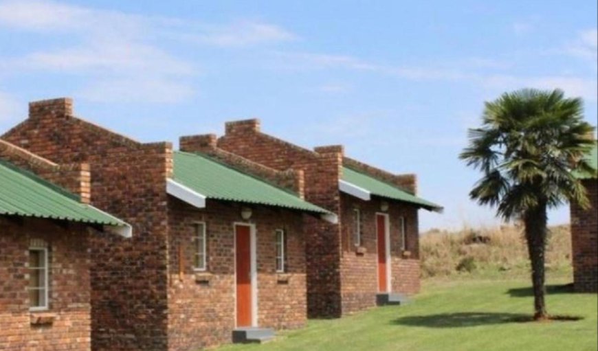 3 Venue units: The Outpost Dullstroom Exterior