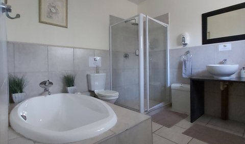 Double Room with Ensuite Bath photo 47