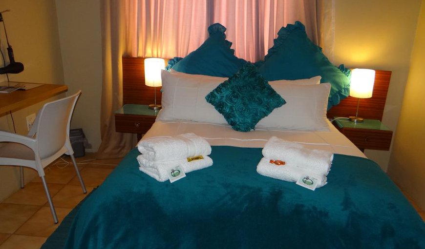 Double Room (Twin/King bed): Double Room