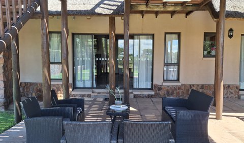 Thatched Roof Suite: Patio