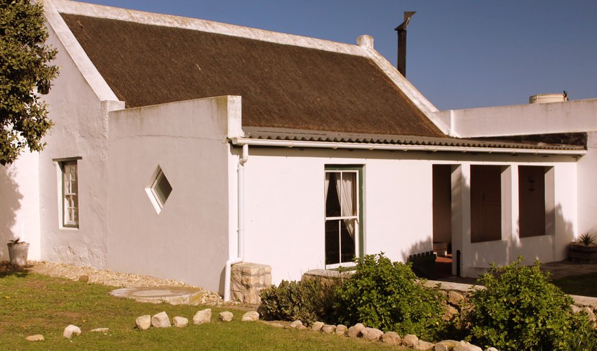 De Mond Cottage - The cottage was originally built in the early 1900’s and can accommodate up to 10 guests in total. De Mond Cottage - The cottage was originally built in the early 1900’s and can accommodate up to 10 guests in total.