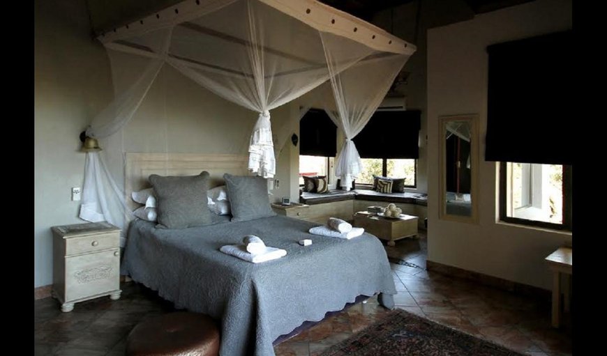 Eden Safari Country House: Eden Safari Country House with a queen size bed.