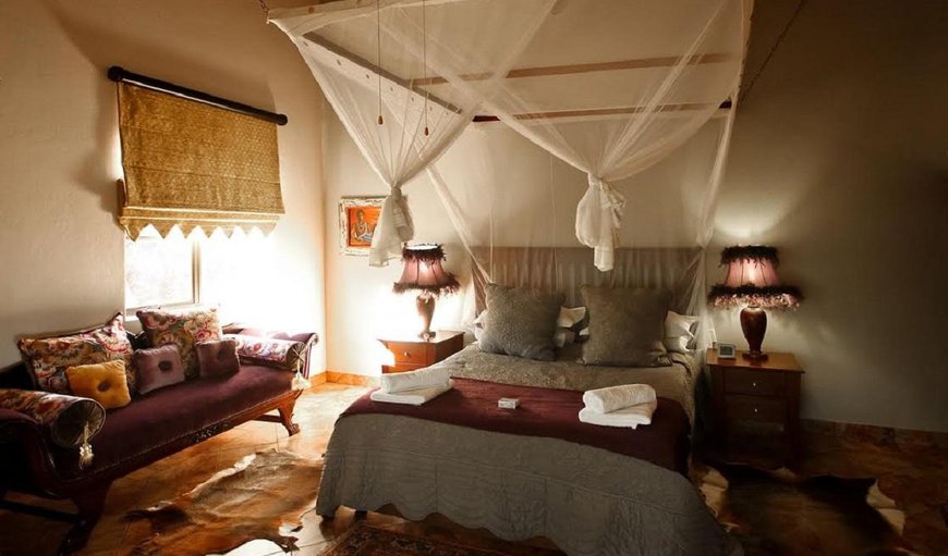 Eden Safari Country House: Eden Safari Country House with a queen size bed.