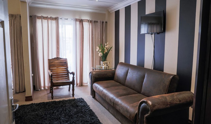 Treats Room 6: Striped Room Lounge