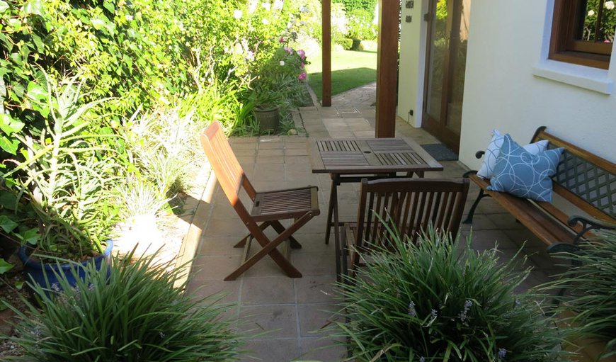 Garden Suite: Garden suite patio