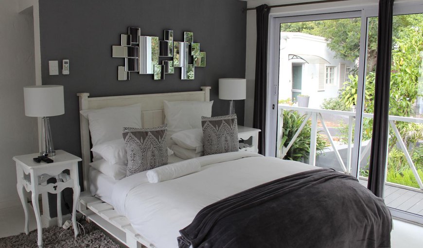 4 Queen Room with river view: Room 3 - Bedroom