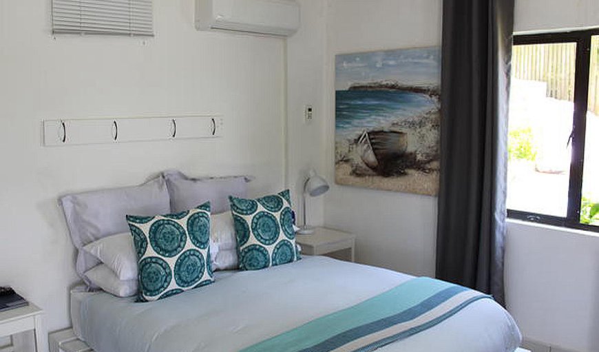 7 Queen Room with sea/river view: Room 5 - Bedroom