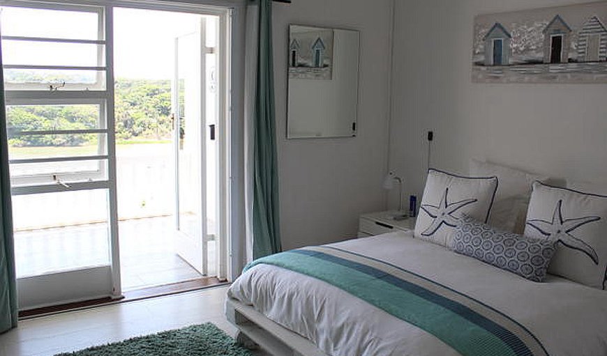 9 Deluxe Family Unit 8 sea/river view: Room 8 - Bedroom