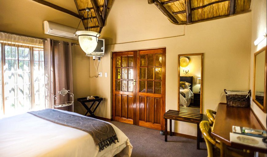 LUXURY ROOMS  WITH THATCH ROOF: Business Class Suite with Thatch Roof