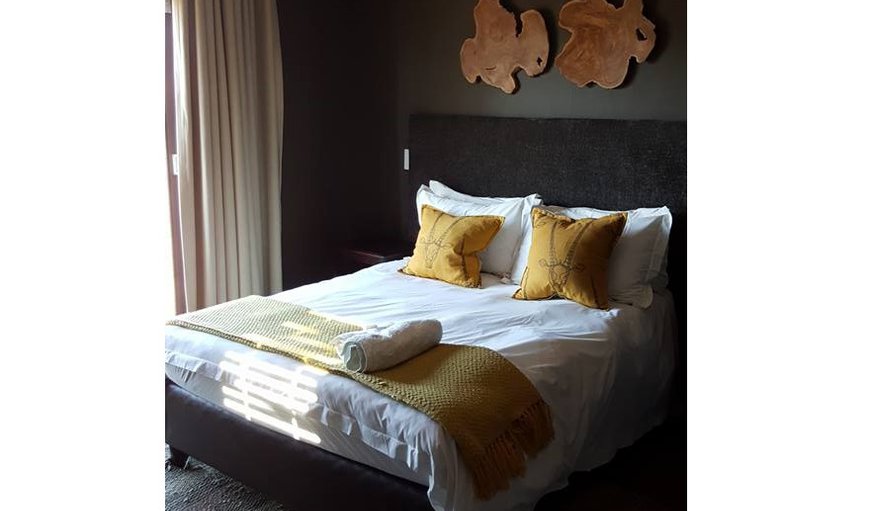 Double Room: We have 24 comfortable en-suite rooms, that are tastefully decorated with attention to detail, adding that extra touch to your experience here with us.