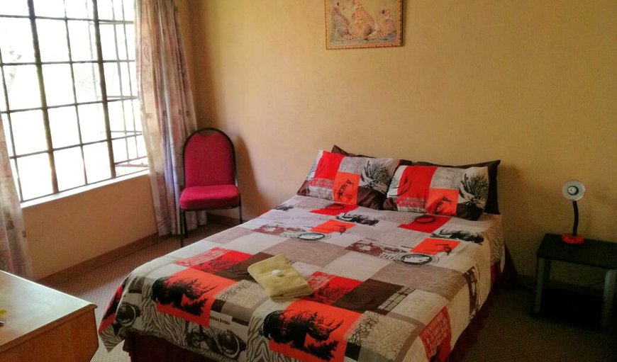 Double Room: Double Room - Bedroom with a double bed