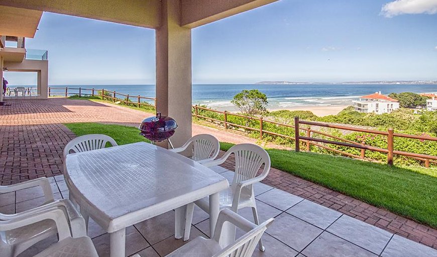 Covered patio, ideal for ending a beautiful day with sundowners while you watch the waves and the sun set. Covered patio, ideal for ending a beautiful day with sundowners while you watch the waves and the sun set.
