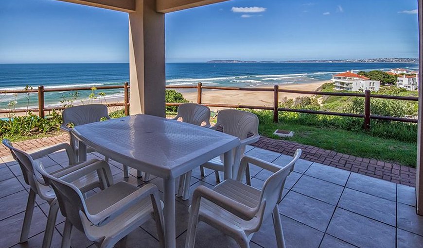 Covered patio, ideal for ending a beautiful day with sundowners while you watch the waves and the sun set. Covered patio, ideal for ending a beautiful day with sundowners while you watch the waves and the sun set.