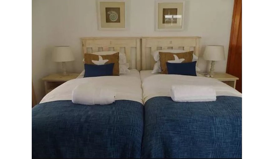 Twin room: Twin Room - Bedroom with 2 single beds
