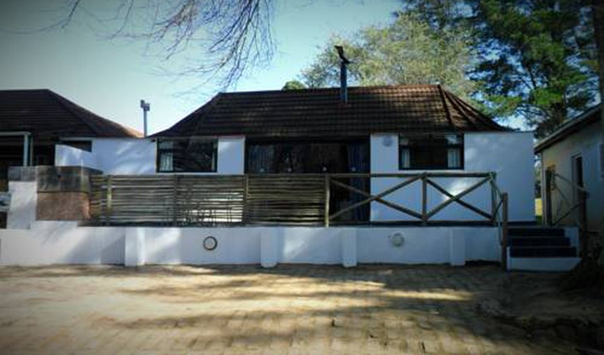 Rainbow cottage: Side view