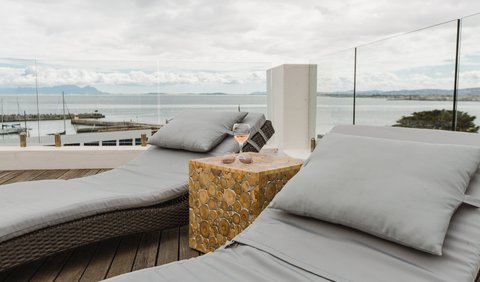 3 Bedroom Superior Apartment: Loungers on the balcony