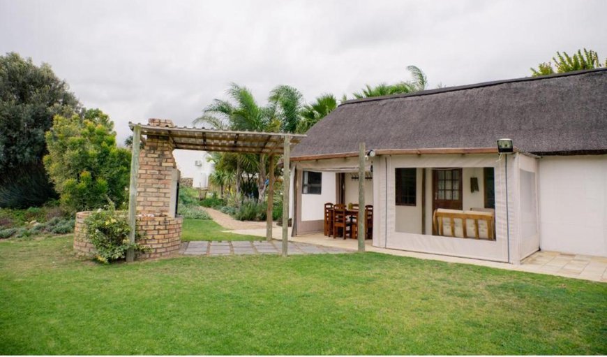Room 8 -Thatched Roof Cottage Self-Cater: Room 8 -Thatched Roof Cottage Self-Cater - Exterior