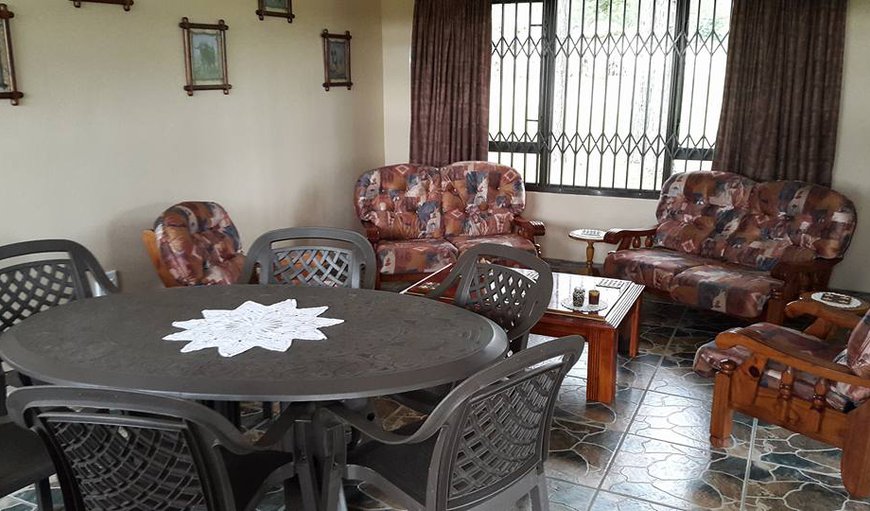 Open plan dining area and lounge