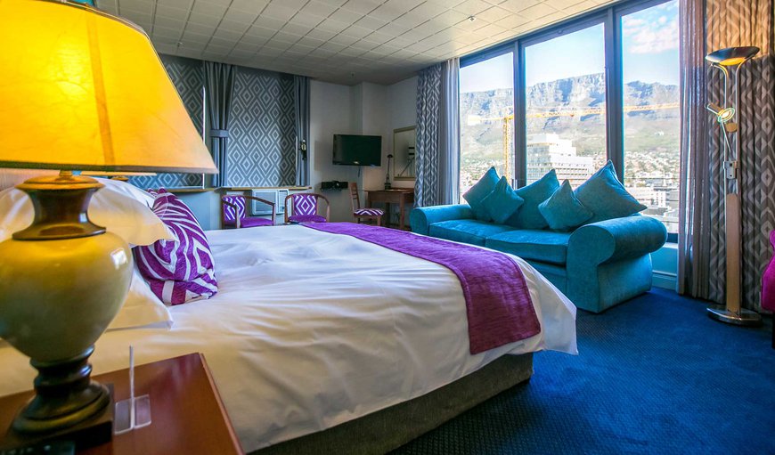 Superior Double/Twin Rooms - B&B: The Superior Rooms- guests can appreciate the vistas of Table Mountain, Lions Head,
Signal Hill, Cape Town Harbour and the eclectic colours of the Bo–Kaap Village.