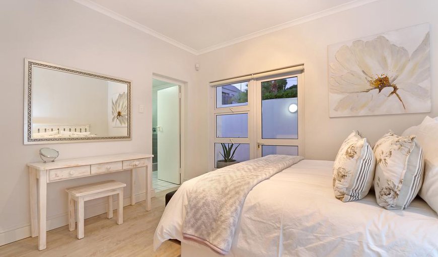 Camps Bay Beach Apartment: Bedroom