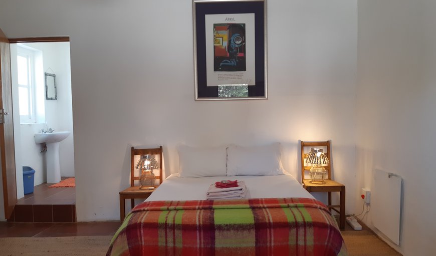 Outsiders B&B: Outsiders B&B offers 2 double rooms, each fitted with a double bed and feature en-suite bathroom with shower and toilet. Each room presents a private entrance and patio, as well as tea- and coffee-making facilities