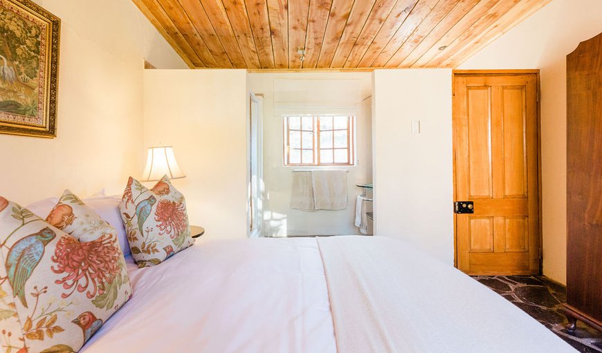 Cottage: Luxurious Bedroom with En-Suite Bathroom