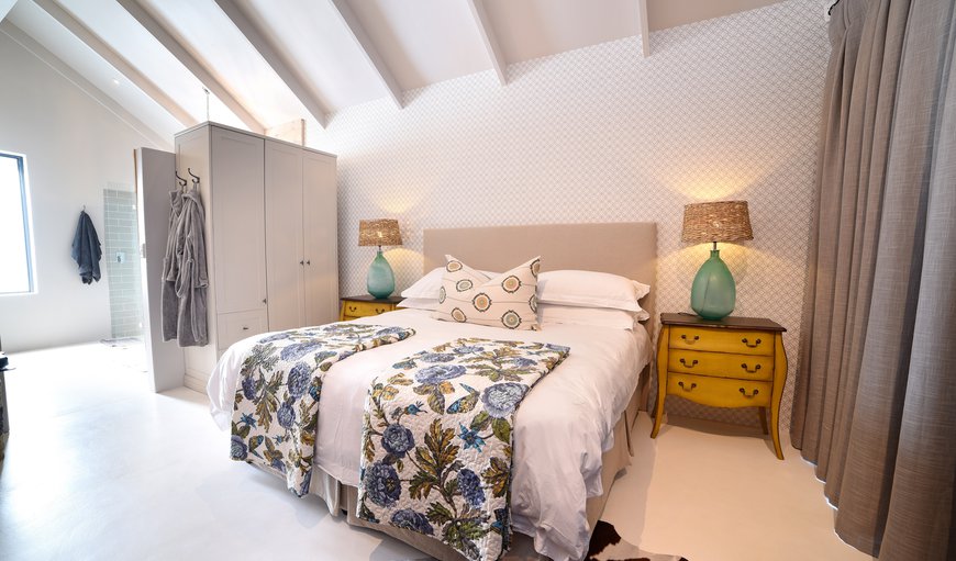 The Boat Shed: The main room has a King-size bed 