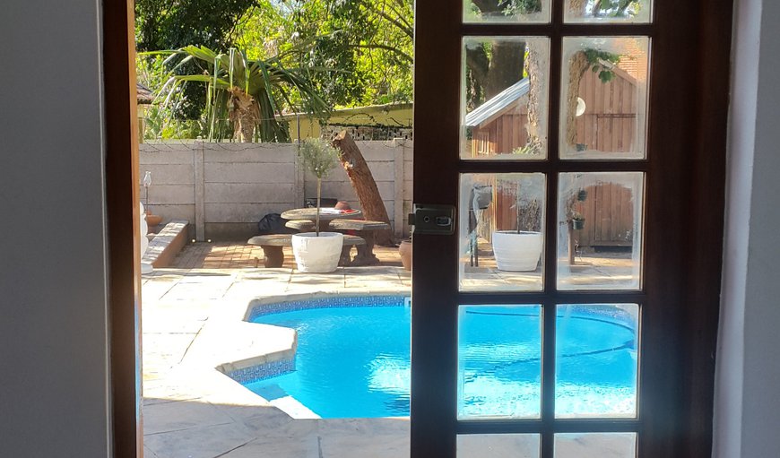 Self-catering cottage- Entrance overlooking the swimming pool